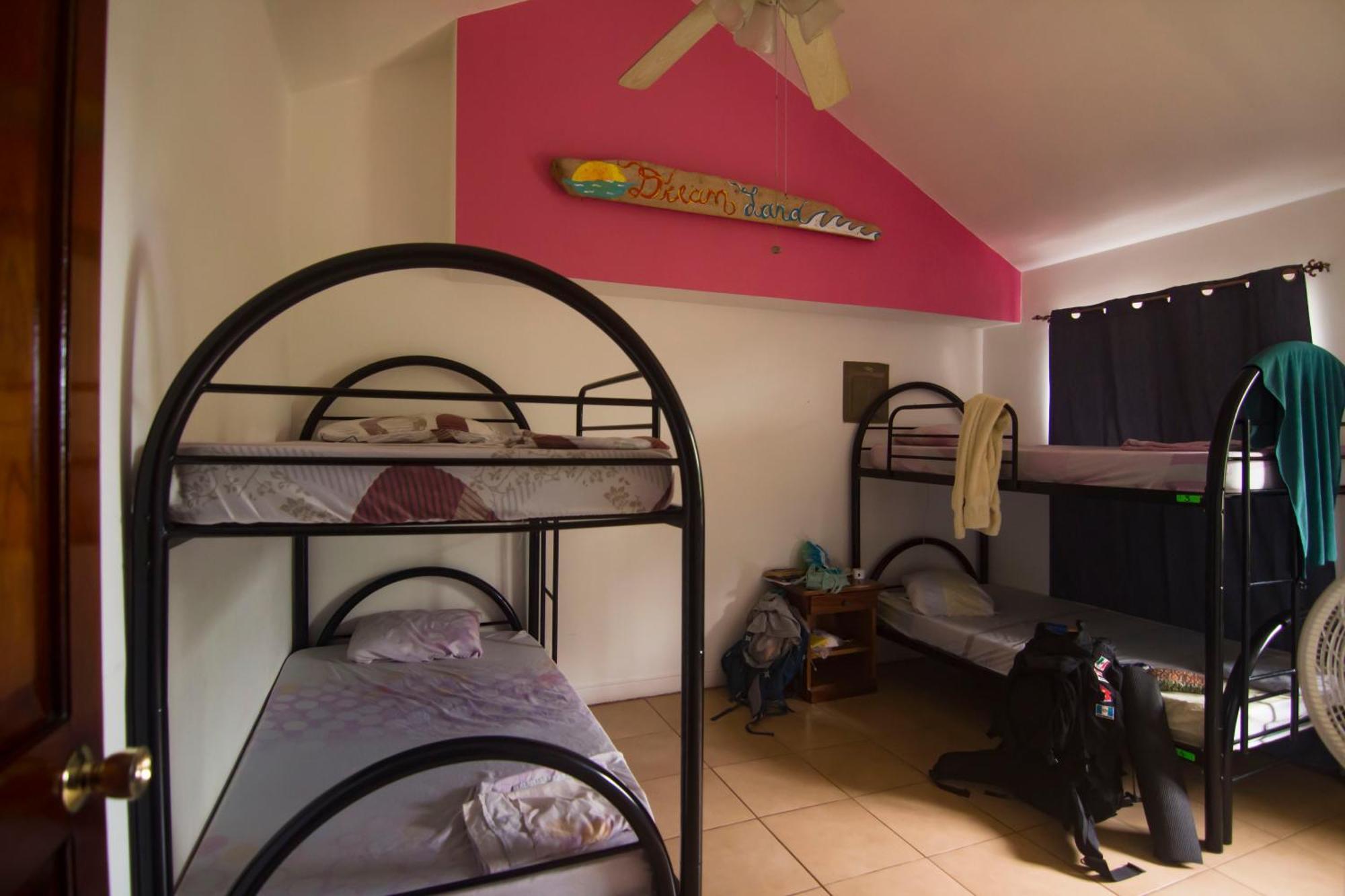 Wipeout Hostel Jacó Extérieur photo