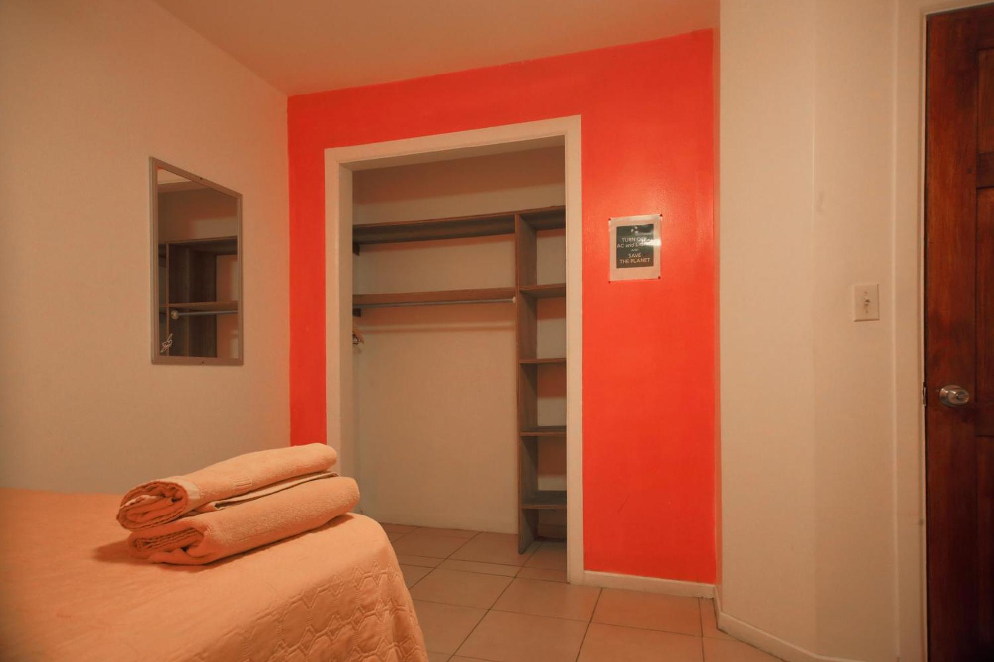 Wipeout Hostel Jacó Extérieur photo